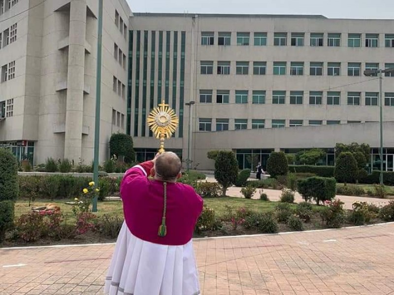 Recorren Monseñor hospitales de Toluca