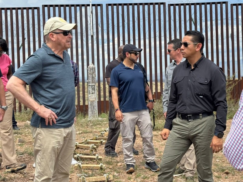 Recorren Secretario de Seguridad y Embajador estadounidense la frontera