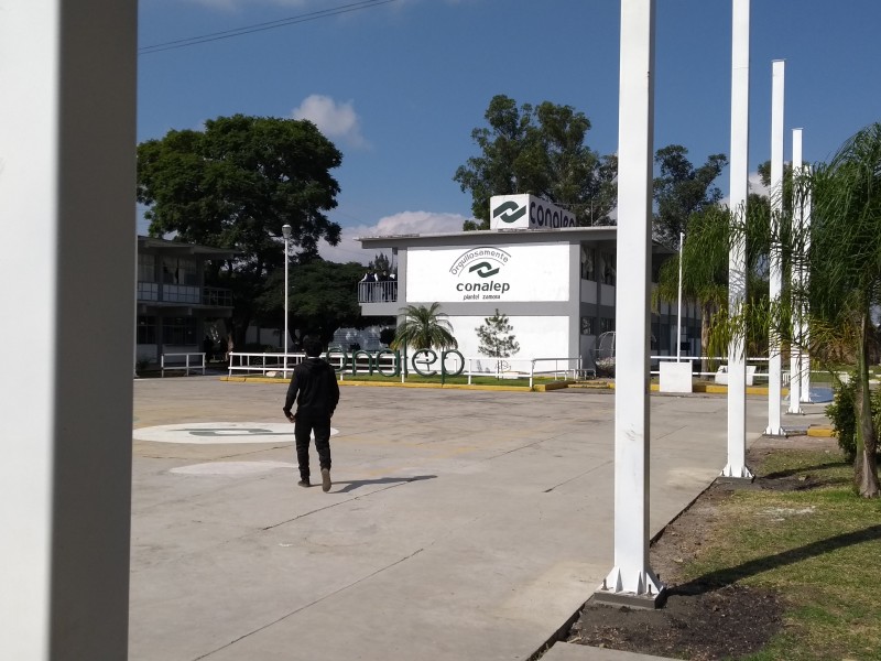 Recorte presupuestal paraliza obra pública en escuelas