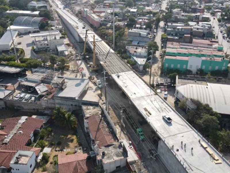 Recta final de construcción de paso a desnivel sur