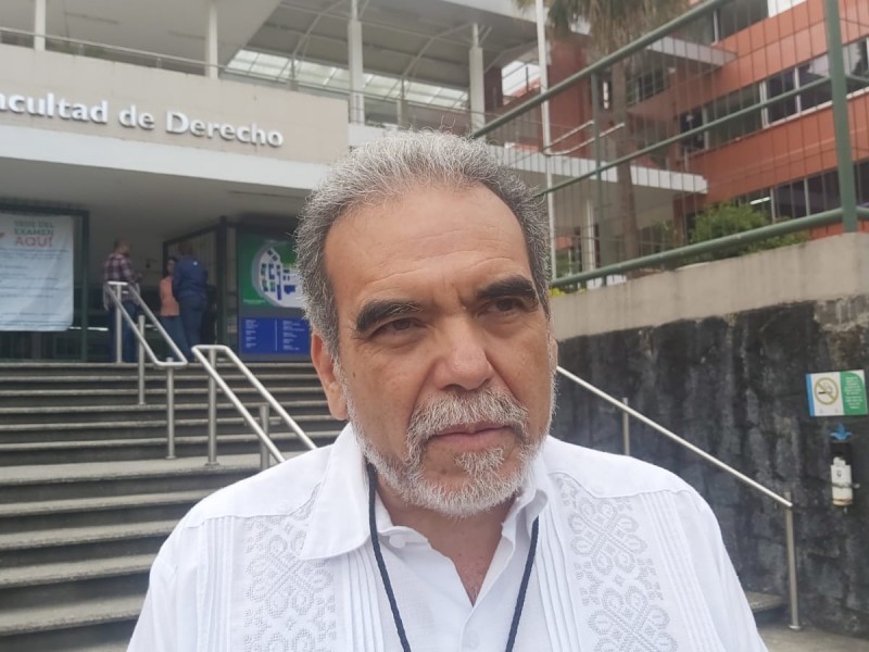 Rector se compromete a ampliar matrícula de la UV