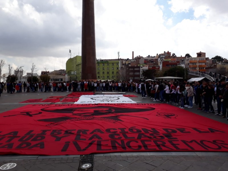 Recuerdan normalistas represión de Ricardo Monreal