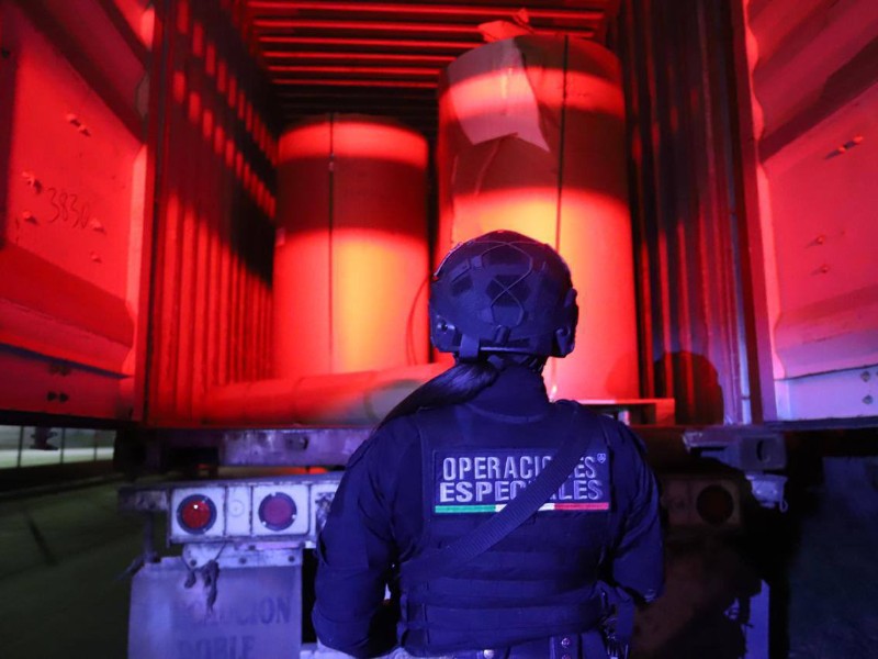 Recuperan caja de tráiler robada el lunes en Acatlán de Juárez