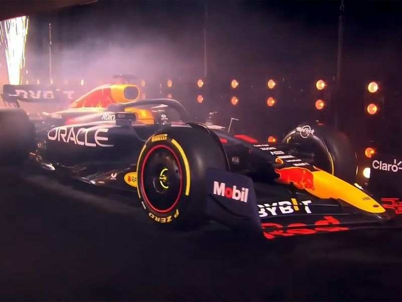 Red Bull presentó el monoplaza que conducirá Checo Pérez