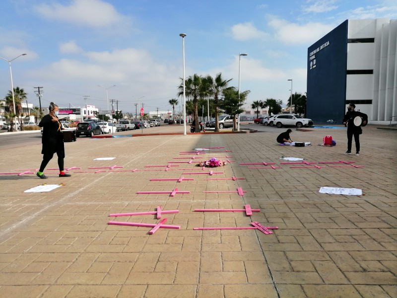 Red de Colectivas Feministas se manifiesta; exigen justicia