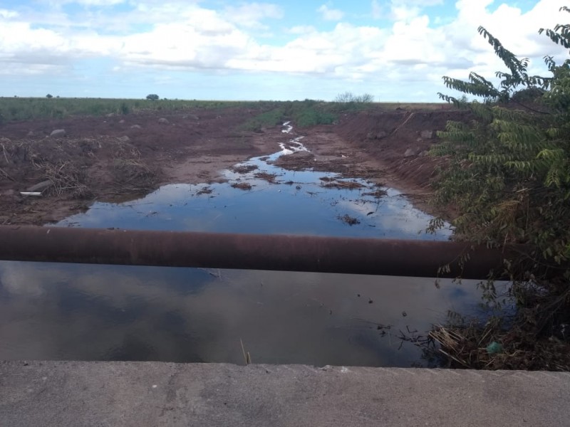 Red de drenaje sigue colapsada en el Carrizo