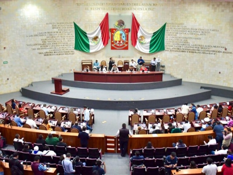 Reducción de salarios a mujeres, considerado violencia política en Oaxaca