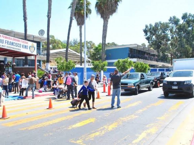 Reducen velocidad de autos en entornos escolares