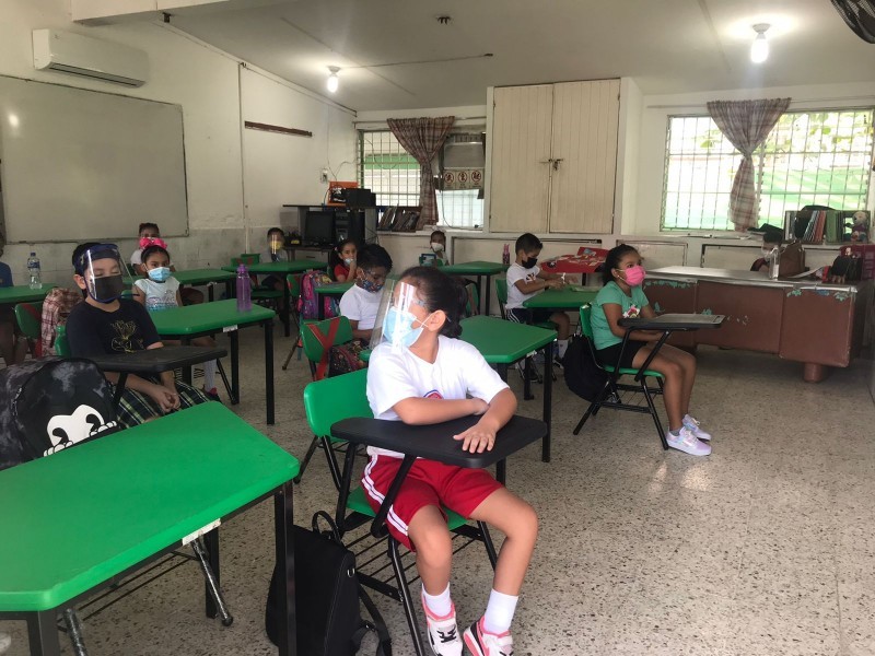 Uso de cubrebocas se mantiene para este regreso a clases