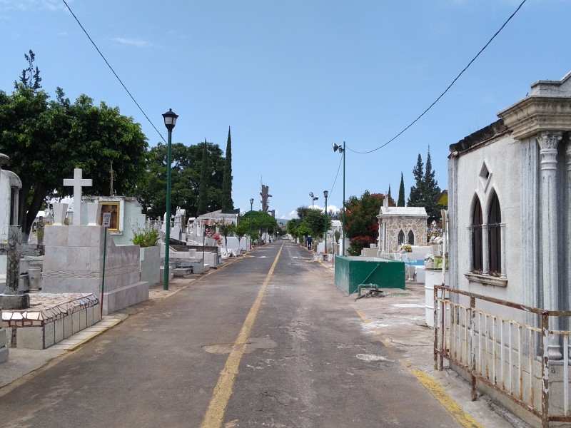 Reforzarán seguridad en el panteón de Zamora