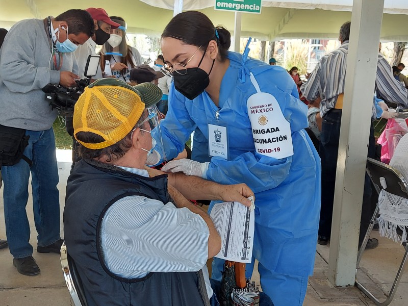 Refuerzan estrategia de vacunación en el CUTonalá