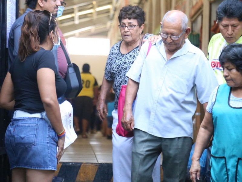 Refuerzan medidas preventivas contra Covid-19 en el mercado “Ignacio Zaragoza”