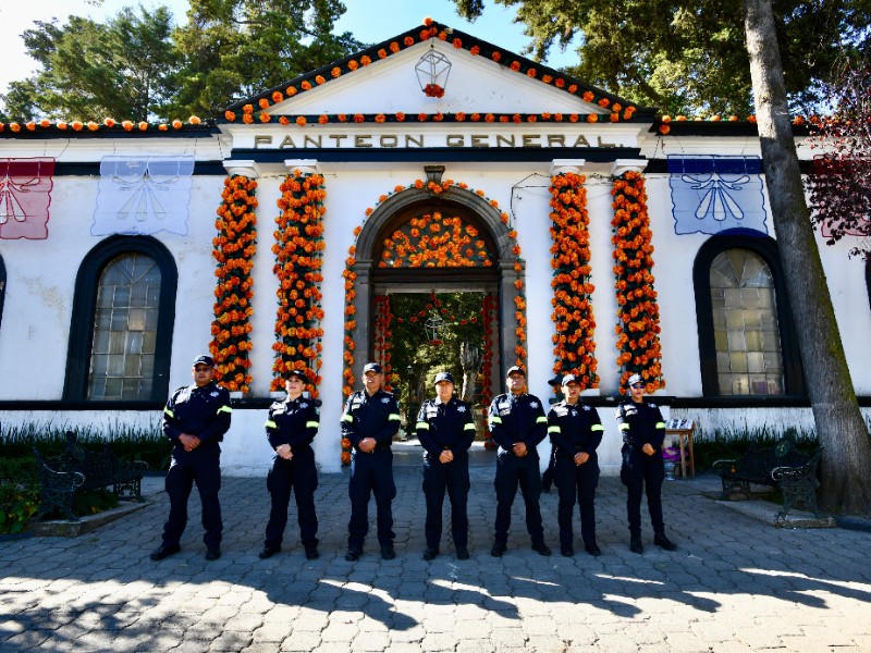 Refuerzan seguridad en panteones por Día de Muertos en Toluca Refuerzan seguridad en panteones por Día de Muertos en Toluca