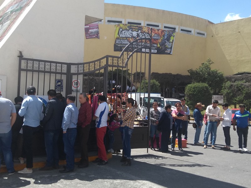 Refuerzan seguridad por corrida de toros en Toluca