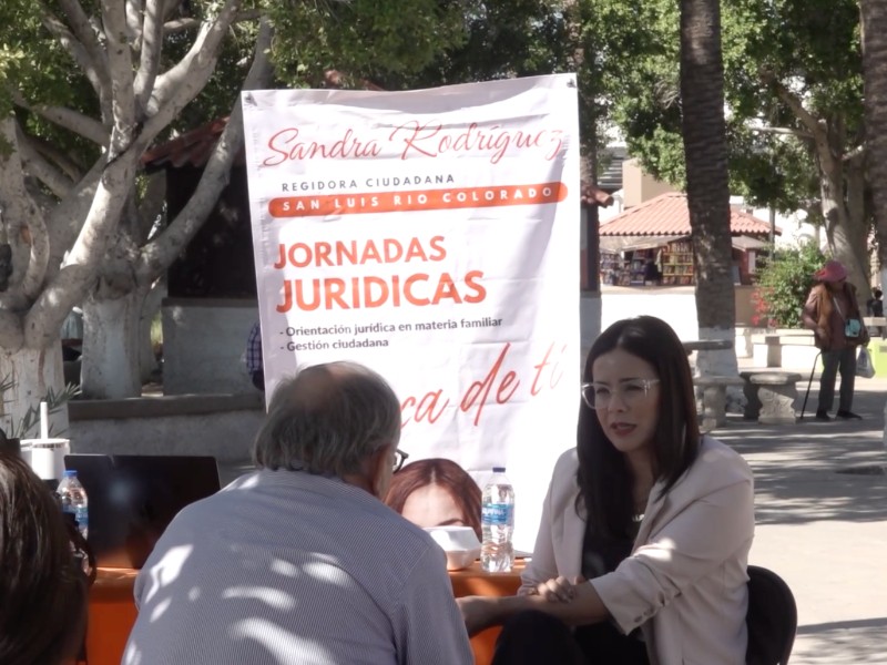 Regidora realiza consultas jurídicas gratuitas