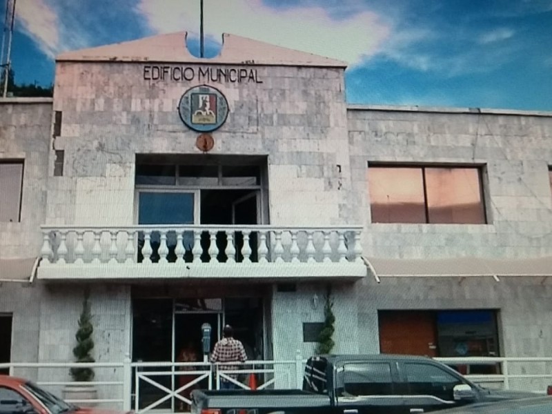 Regidores piden remosion de contralor en Nogales...