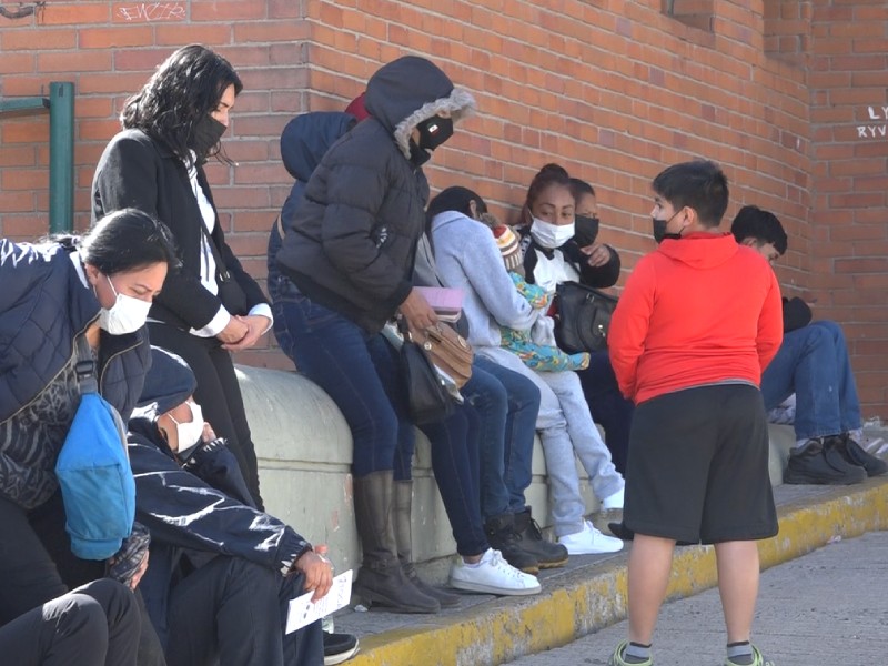 Registra IMSS T-53 largas filas por enfermedades respiratorias