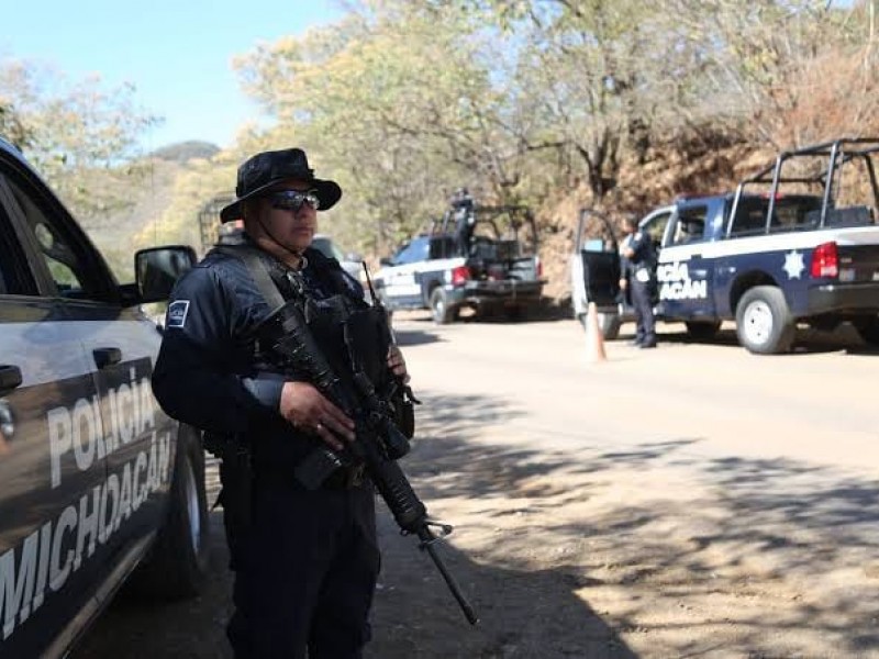 Registran enfrentamiento entre grupos armados en San Juan Parangaricutiro