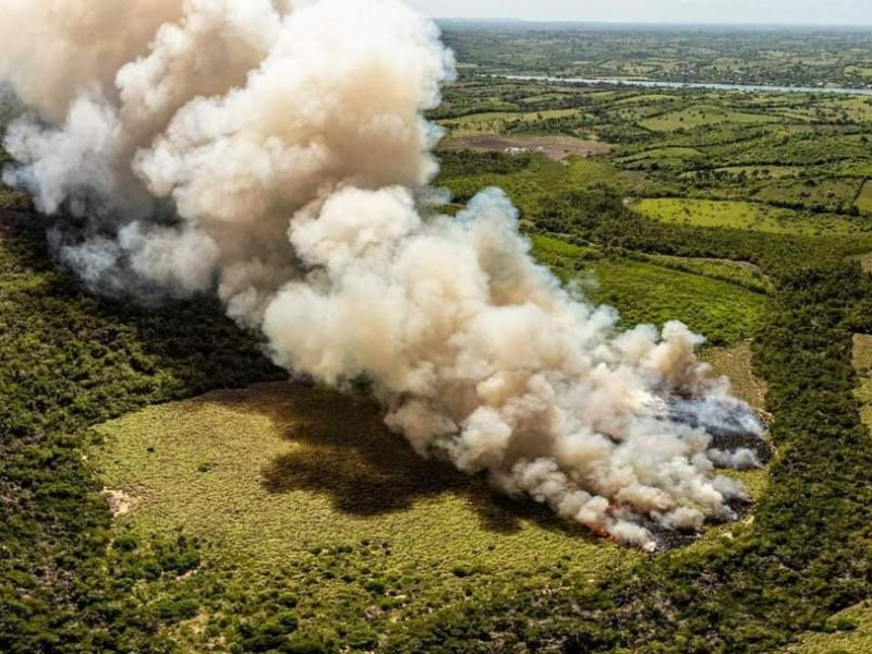 Registran incendio en Barra de Cazones