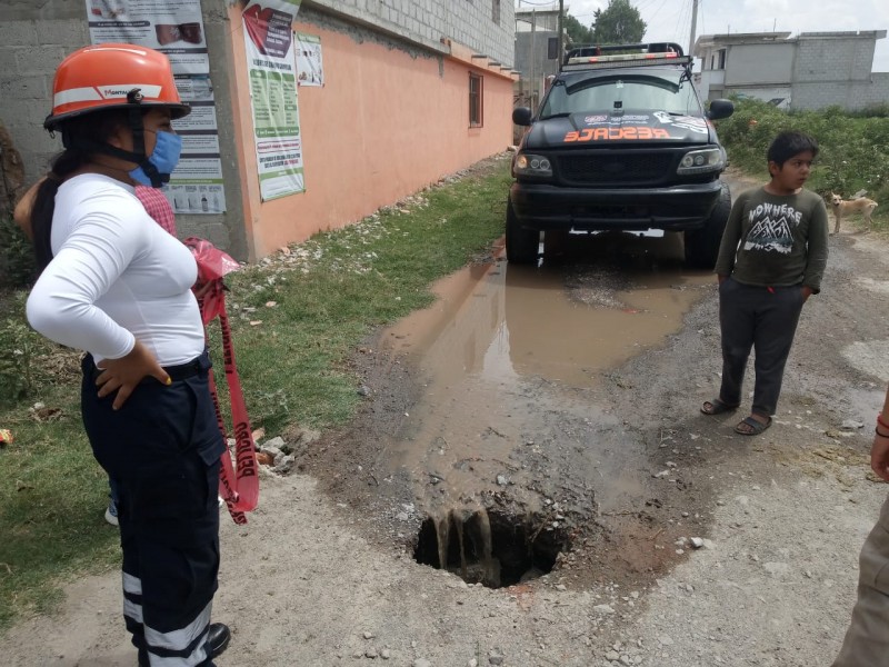 Registran socavón en Tecamachalco durante revision tras sismo de 7.5