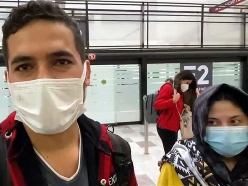 Regresa a México pareja afgana que fue deportada