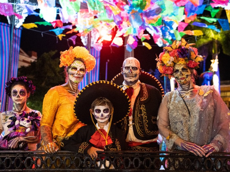 Regresa desfile por Día de Muertos en Mazatlán