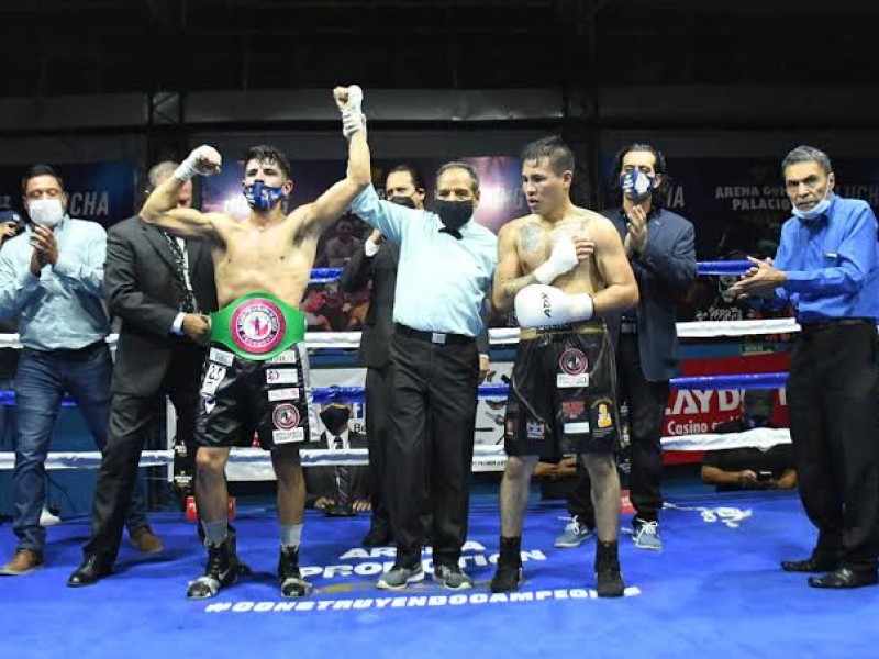 Regresa el box a puerta cerrada en La Laguna