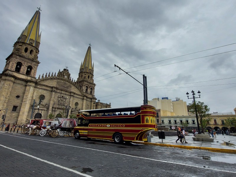 Regresa vida al Centro de GDL; se olvidan medidas sanitarias