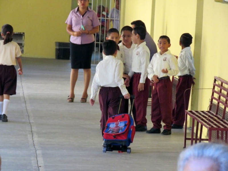 Regresan a clases 1millón 800 mil alumnos