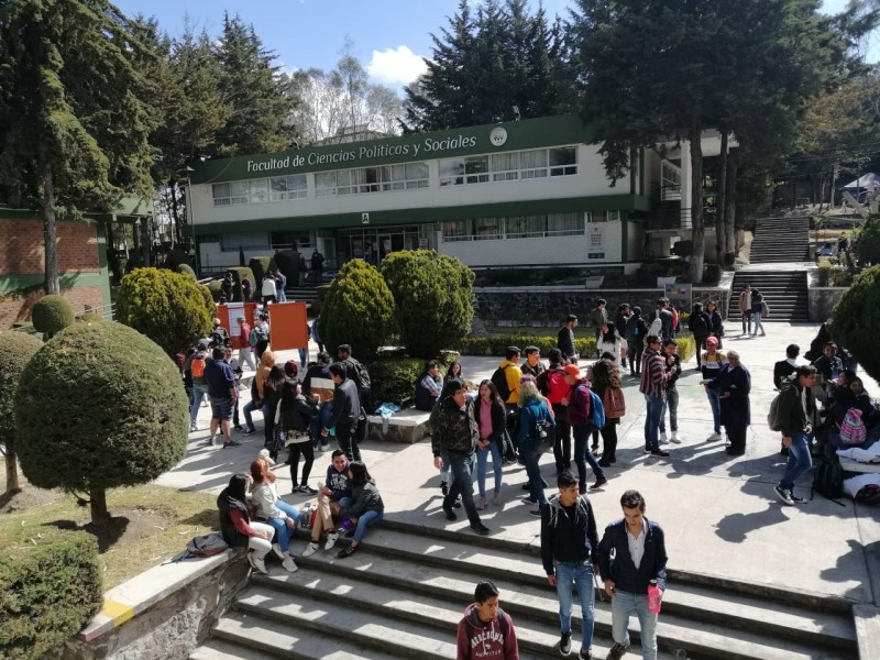 Regresan a clases alumnos de la UAEM