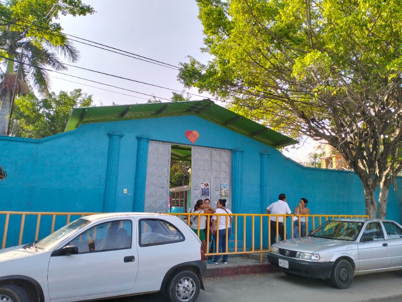 Regresan a clases después de paro en CDMX