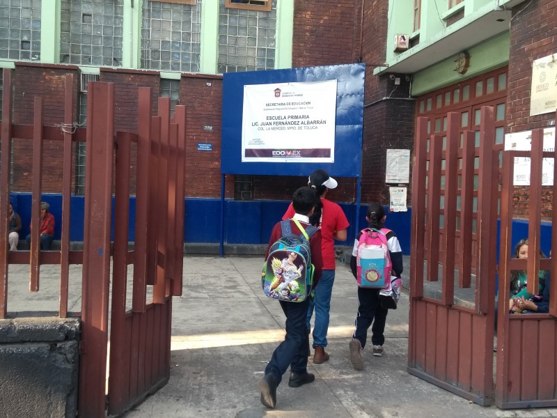 Regresan a clases en EDOMEX tras contingencia ambiental