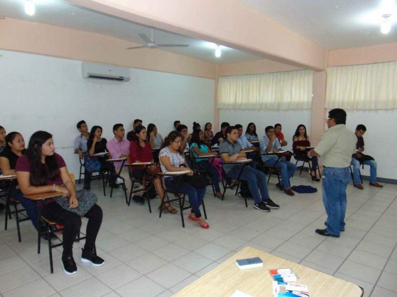 Regresan a clases  estudiantes de la UNACH