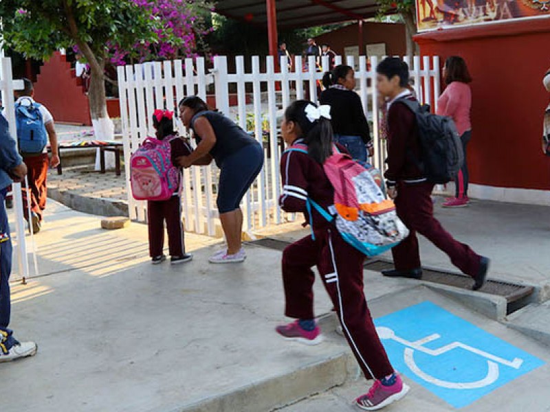 Regresan a clases más de 200 mil; Nayarit