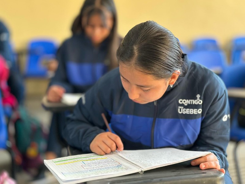 Regresan a clases municipios afectados por lluvias en la Sierra Gorda
