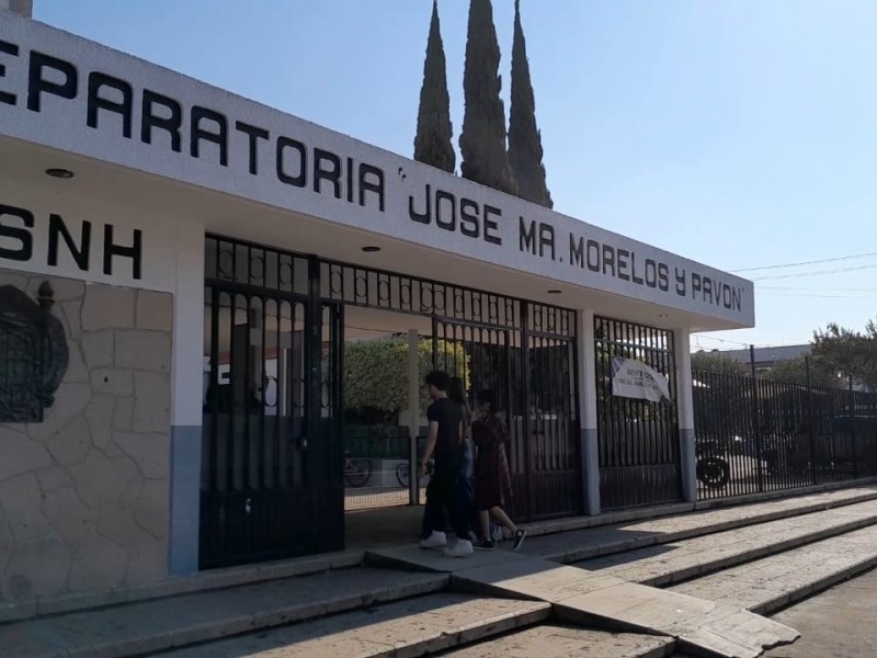 Regresan alumnos a las aulas tras vacaciones