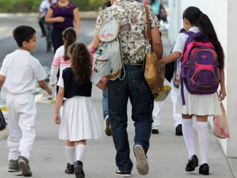 Regresa a clases 1.7 millones de estudiantes