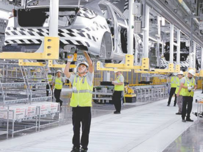 Regreso a clases anticipado generaría quiebre de industrias