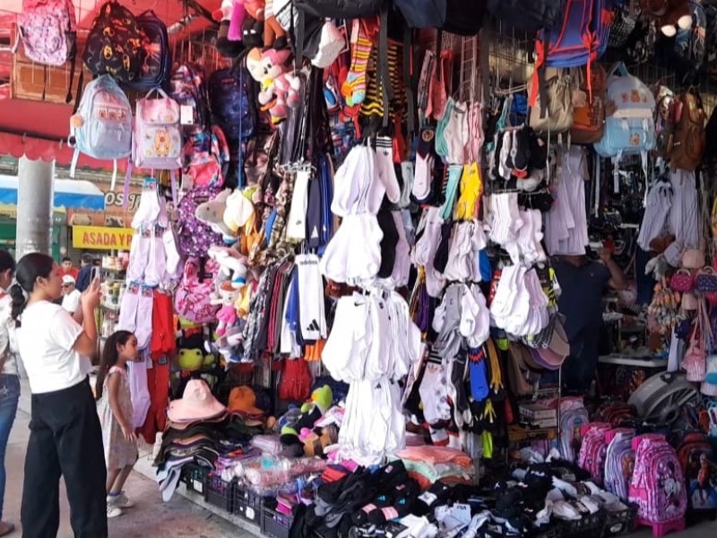 Regreso a clases, gran reto: familias deben ahorrar o endeudarse