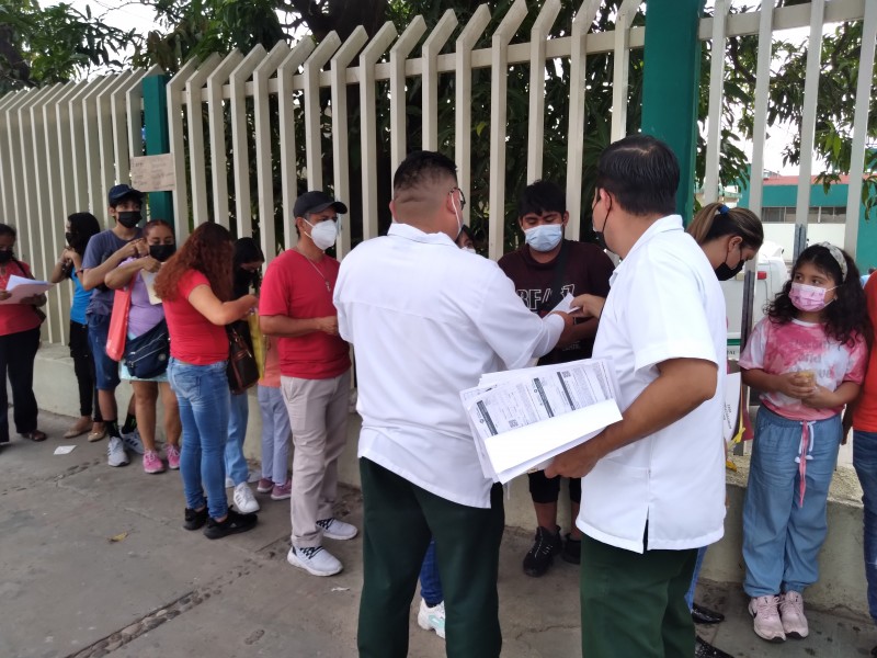 Regreso a clases impulsa vacunación contra Covid-19 en Salina Cruz