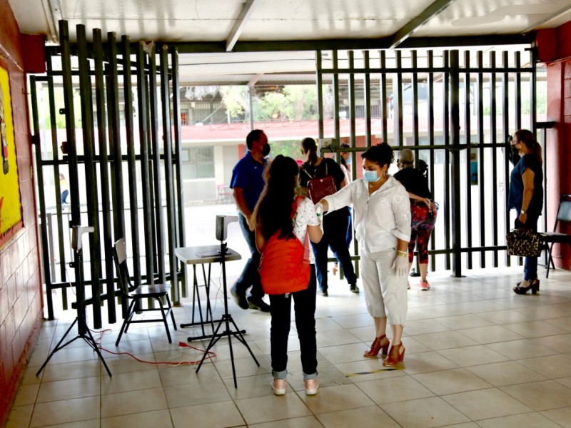 Regreso ordenado y voluntario de estudiantes de mil 834 escuelas