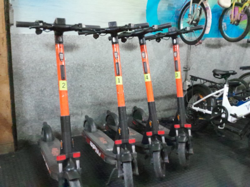 Regula Uso de Scooters y Patines Eléctricos en la Avenida Del Mar