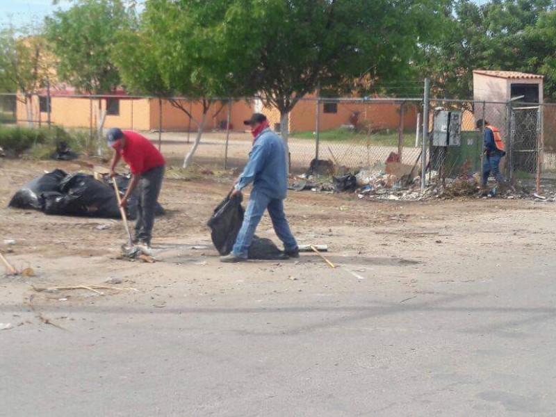 Regular servicio de basura prioridad para nuevo director