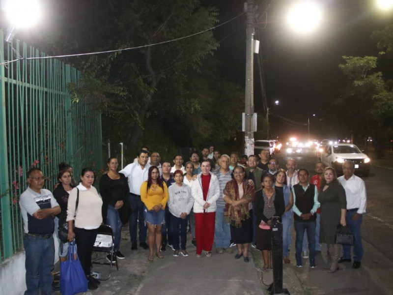 Rehabilitan alumbrado público en Avenida Tecnológico