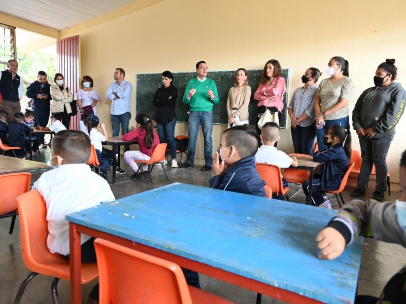 Rehabilitan aulas del jardín de niños “J. Refugio Ríos” 