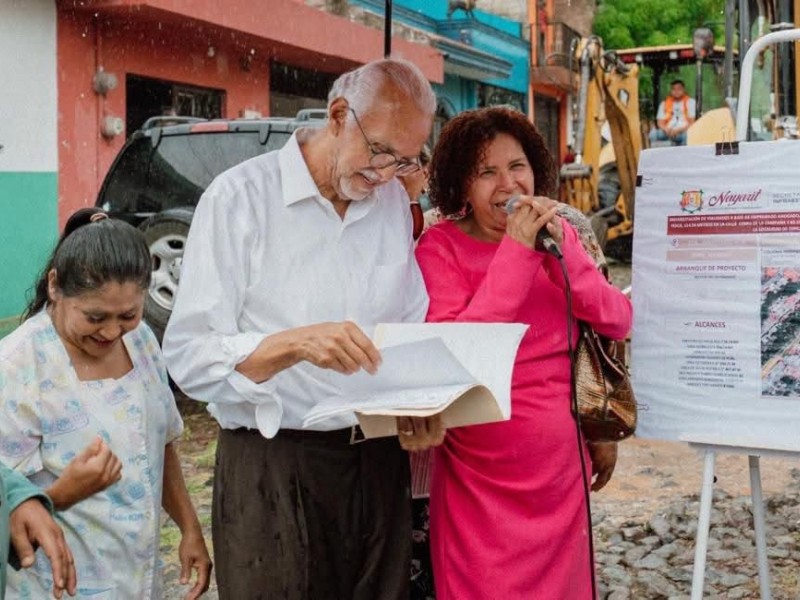 Rehabilitan calles y servicios en la colonia Independencia de Tepic