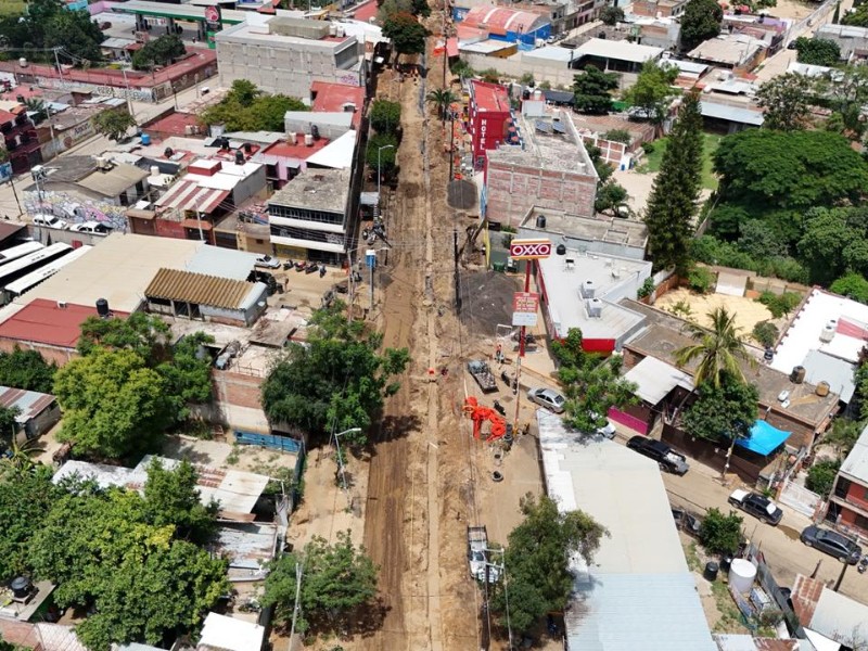 Rehabilitan calzada Valerio Trujano en Oaxaca de Juárez
