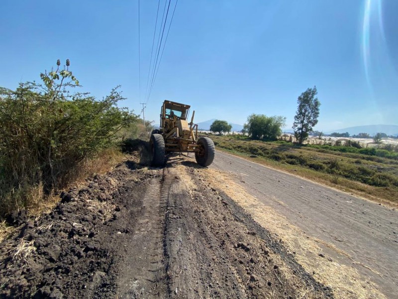 Rehabilitan camino rural en Zamora