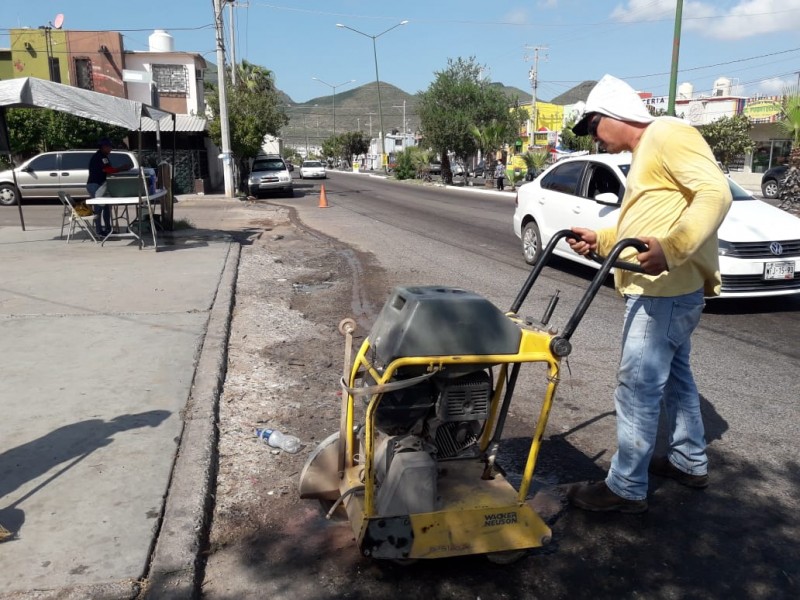 Rehabilitan cuneta de Blvd. Diana Laura Riojas