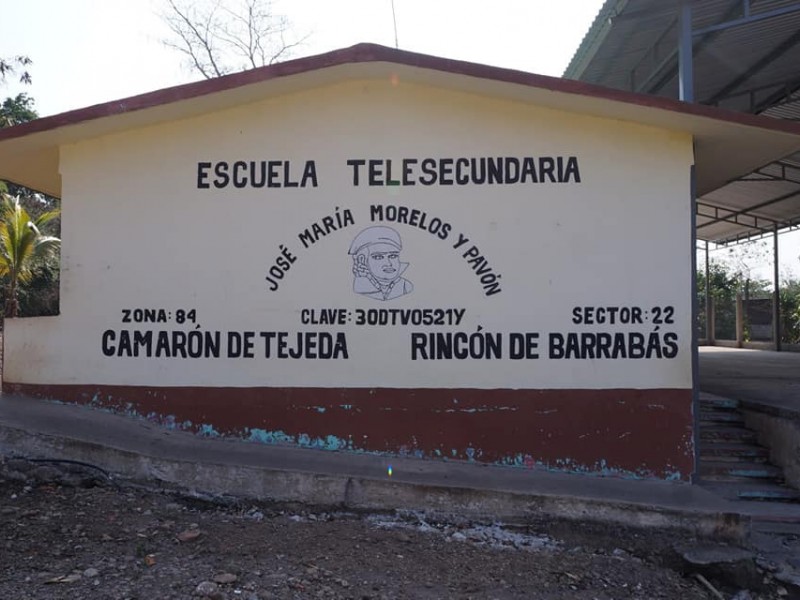 Rehabilitan escuelas para el regreso a clases en Veracruz